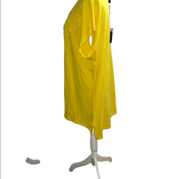 ▪️NWT INTRO Yellow Shirt with Embroidered Accent - Picture 3 of 10